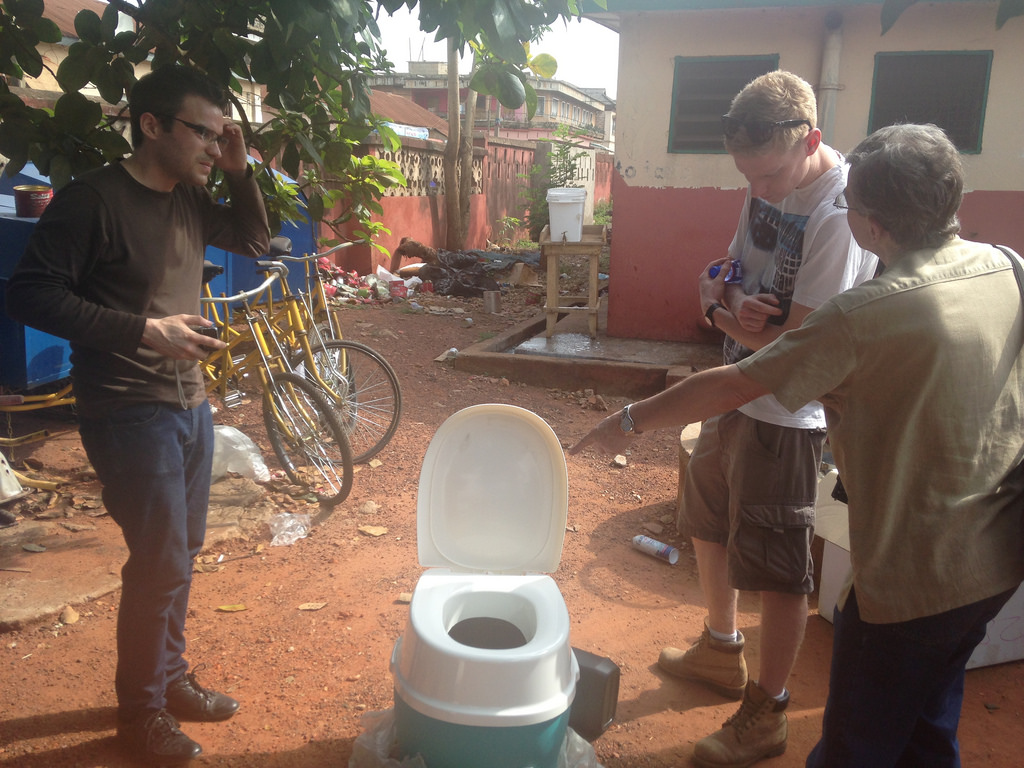 We demonstrate how the Clean Team toilet is used